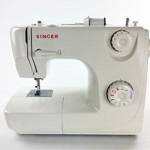 Singer Prelude  Sewing Machine 8280 W/ Accessories, Pedal, Accessories Works EUC