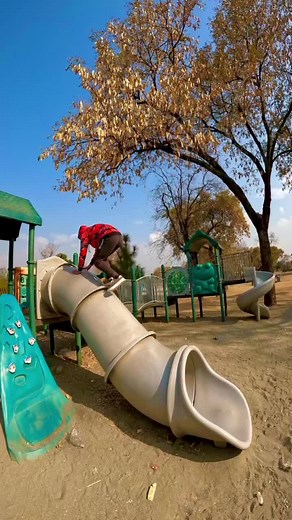 Playground parkour free run PoV #playground #parkourlife #parkour #parkour_freerunning
