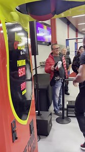 300K views · 1.4K reactions | J’aime briser les records, c’est ce que je fais le mieux . Record De cette soirée 850. Cependant, jai deja fait 999 contre Georges Laraque au centre Bell il ya quelques années. | Jean Pascal | Facebook