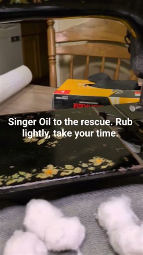 Cleaning Singer Sewing Machine with Singer Oil. #singer #singersewingmachine #cleaning #diy