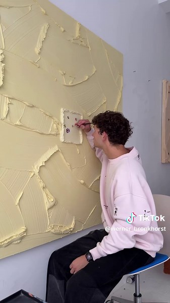 ‘Hot Spot’ Some artworks aren’t planned in advance but when inspiration strikes, it’s important to go with the flow! I was working on another artwork called ‘Bath Salt’ which had a similar composition- a background made of pink strokes spread in all directions except for the centre which had a lightly coloured square. On that day I was wearing a butter yellow shirt and my watch had a matching yellow colour which I loved so much that I made this piece with buckets of buttery paint I had left from