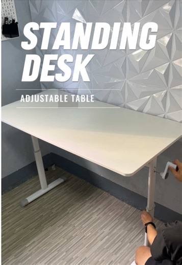 Adjustable Standing Table for a Better Workspace