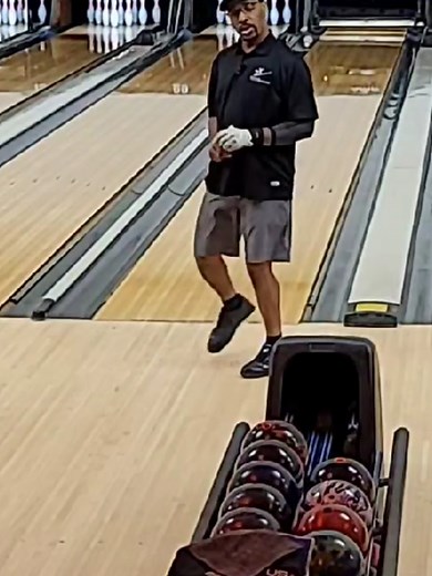 Bowling Techniques for Left-Handers: Tips and Tricks