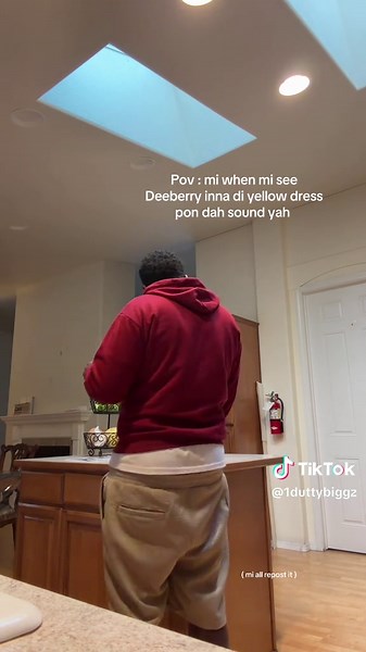 🤣🤣🤣#caribbeantiktokeurs🇭🇹🇬🇾🇹🇹🇸🇷🇯🇲 #xyzbca #xyzbcafypシ #jamaicantiktok🇯🇲viral #deeberry @Deeberry jus ih tip pleeeeeaseeeee 🥹