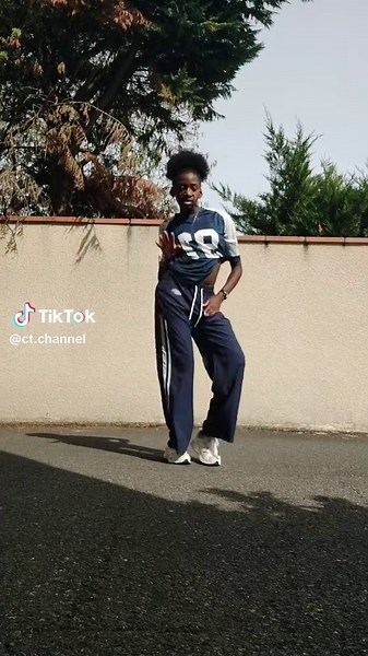 Couvrez Jump avec Chloé Rose : Prêts pour le Spectacle !