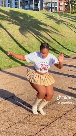 Traditional African Dance: Zulu Queen's Amazing Performance