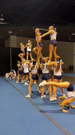Utah and California Cheerleading Pyramid Highlights