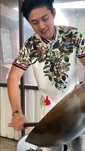 HOW TO BURN & SEASON A WOK #SHORTS