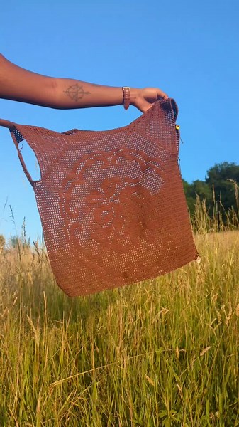 Crochet Filet Top for a Cool Girl Summer