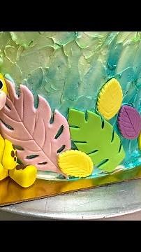 Learn How to Make an Adorable Fondant Giraffe 🦒✨