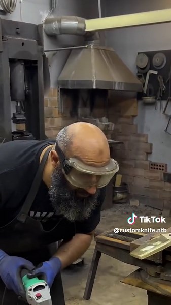 Incredible Brass Casting – Knives from Molten Metal #knife #camping #technology #survival #amazing