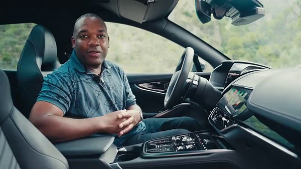 The New 727hp Aston Martin DBX S Is BRUTAL