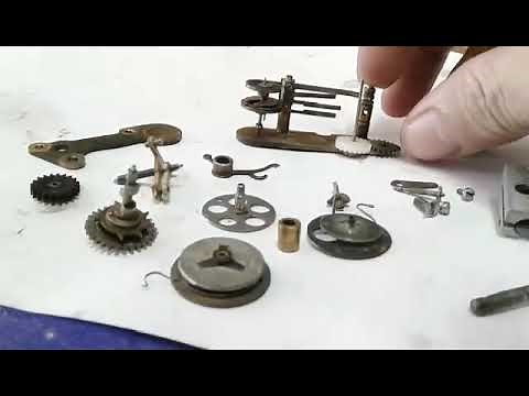 inside Smiths Chronometric Speedometer 01