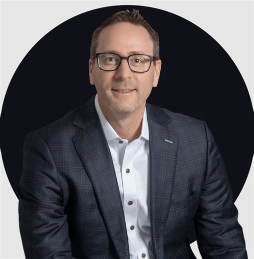 Rotator Cuff Tear Surgery Recovery Timeline | Dr. Drake Explains 3 Phases What does recovery look like after rotator cuff surgery? Dr. Drake from Level Up Shoulder explains the step-by-step process patients go through after an arthroscopic repair. While the surgery itself may take less than an hour, full recovery is a lengthy journey that unfolds in three distinct phases: healing, motion, and strength. First 6 weeks: Sling use with guided physical therapy Next 6 weeks: Out of the sling, focused 