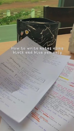Tips for Writing Beautiful Notes with Blue and Black Pens