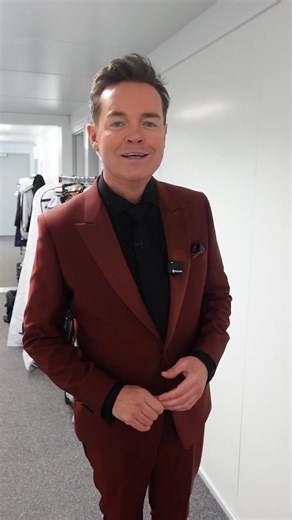 New backstage video… sorry team! You’d think the biggest danger on this show would be slippery ice! Nope, it’s actually me with a dodgy pen and a spare five minutes. | Stephen Mulhern