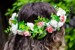 How to Make a Flower Crown | DIY Flower Crowns