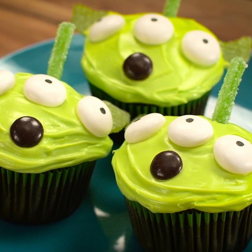 487K views · 12K reactions | A treat! From the outside! Oooooh. | Disney | Facebook