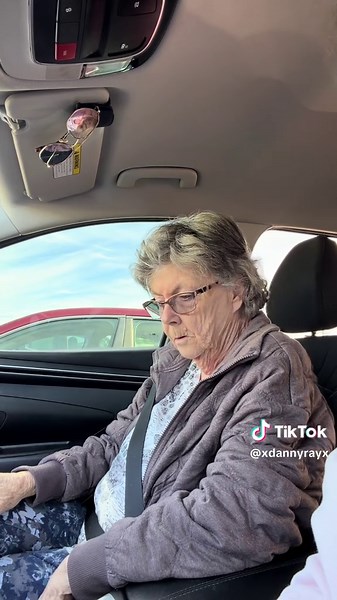 Mom's Joyful Shopping Experience with Music