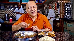 When in Mysore, head to Tegu Mess for local-style non-vegetarian fare at this hole-in-the-wall family-run eatery began as an establishment to cater to the needs of students in the area nearly 50 years ago! CATCH THE FULL TEGU MESS VIDEO AT https://youtu.be/OvW77gxSO2U Click on link for address and google maps coordinates. #throwback #gourmetontheroad #foodloverstv #foodloversindia #kripalamanna #truthinfood | Food Lovers