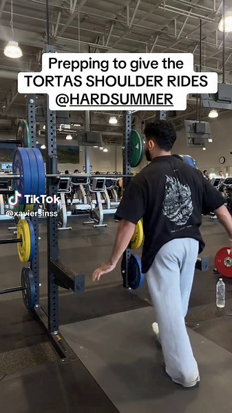 Shoulder Rides at Hard Summer Festival