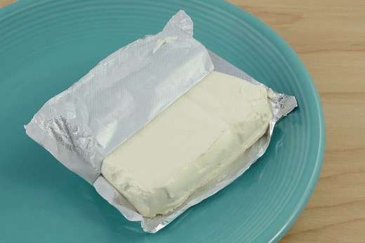What Is Cream Cheese — And How Do You Make It at Home?