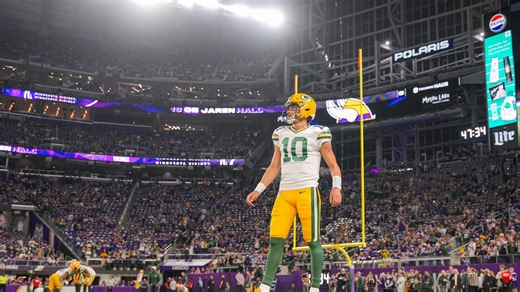 Final: Packers 33, Vikings 10; game recap, box score, highlights as Jordan Love is magnificent to put Green Bay one win from playoffs