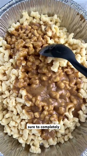 Caramel Puffcorn is a simple holiday treat. #holidaytreats #sweettreat #easyrecipes