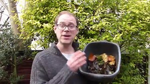 How to Make a Compost Bin from Pallets