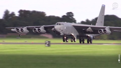 Flying the B-52: Cold War Giant, Still on Duty