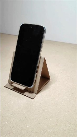 Fabriquer un support de téléphone en carton #diy #astuce #faitmaison #art #tutorial #shorts