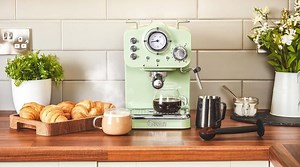 Shoppers who missed out on dirt cheap Aldi espresso machine find perfect alternative