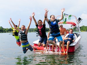 Video | Camppinewood