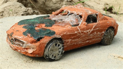 Restoring a Rusted Toy Car - Timelapse Transformation