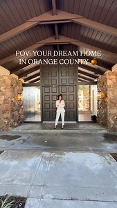 Comment “OC” or call text 9095365524 Welcome to Orange County social media! 🌴✨ This is a dream home in the OC 😍 Fullerton beauty with 5 beds, half acre, fully remodeled with a pool and single story living 🏡✨ Top tier school district 📚 Let’s go tour now! Schedule your buyer or seller consultation — link in bio 🔗✨ Bienvenidos al contenido de Orange County 🌴✨ Esta es una casa de ensueño en el OC 😍 Fullerton con 5 recámaras, medio acre, completamente remodelada con alberca y de un solo nivel 