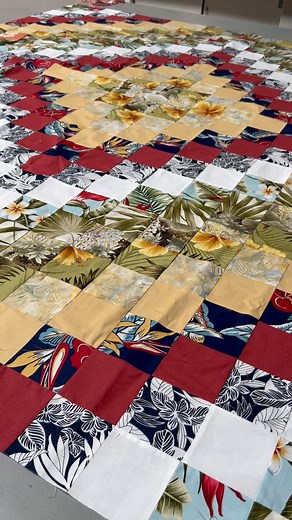 15K views · 177 reactions | Trip around the world for a lucky man in Hawiian themed fabric. You can get the pattern here: https://www.quiltinaday.com/search/default.asp?search=trip+around+the+world&x=0&y=0 | Quilt in a Day and Eleanor Burns | Facebook