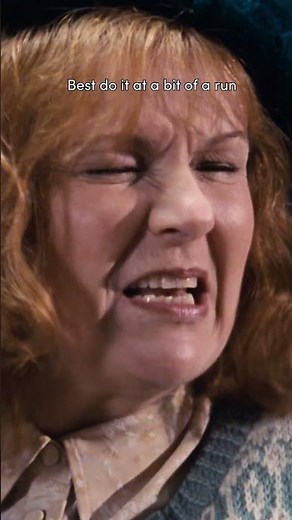 Harry meets the Weasleys for the first time #HarryPotter #RonWeasley #MollyWeasley