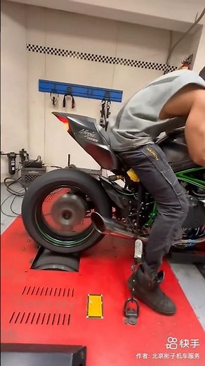 Kawasaki Ninja H2R Road Legal Superfast Bike Rider!🏍️🔥#Shorts #Superbike#NinjaH2R#ZX10R #ViralShorts