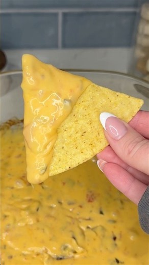 viral queso dip recipe 🧀🌶️#queso #cheese #dips #recipe #shorts #food #snacks #easyrecipe #airfryer