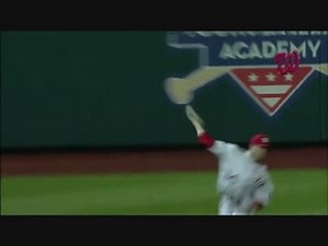 【MLB】史上最強？のバックホーム！ 物理の法則を覆すハーパーの神返球！