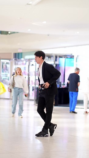 Master the Moonwalk: A Step-by-Step Tutorial