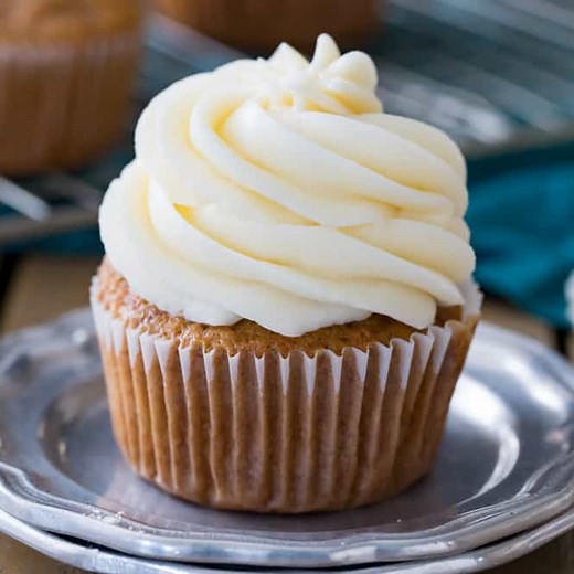 The Best Cream Cheese Frosting Recipe
