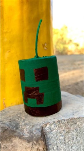 I put a CREEPER bomb inside a giant pumpkin… this one’s insane! 💣🎃💥