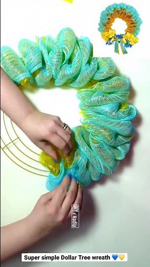 EASY Dollar Tree Deco Mesh Bubble wreath.