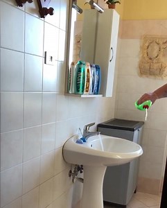 170K views · 1.1K reactions | A mali estremi , estremi rimedi Dopo la quarantena tutti al manicomio Game over 藍 | Pescheria degli Artisti da Luca | Facebook