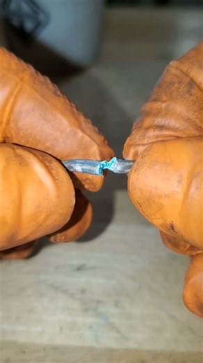 Satisfying corroded wire explosion #satifying #mechanic #wiring