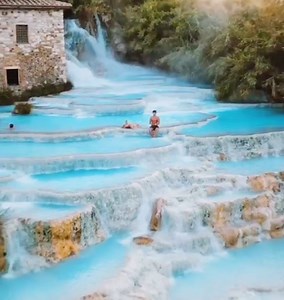 Cascate del Mulino's natural hot springs are stunning 😍 | UNILAD Adventure