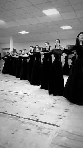 The Enchanting Berezka Dance: A Floating Spectacle