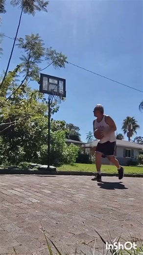 60 year old demonstrating big man high post progression moves.