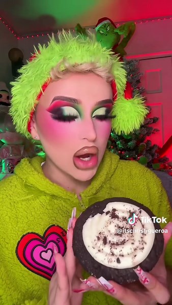 let’s try this weeks crumbl cookie lineup 🎄❤️ this weeks included: the cookie that stole christmas , candy cane brownie , egg nog fresh leches cake , holiday red velvet sandwich cookie , chocolate cookie crumb ft oreo 🙂‍↕️ #fyp #crumbl #eatingshow #mukbang #crumblcookies